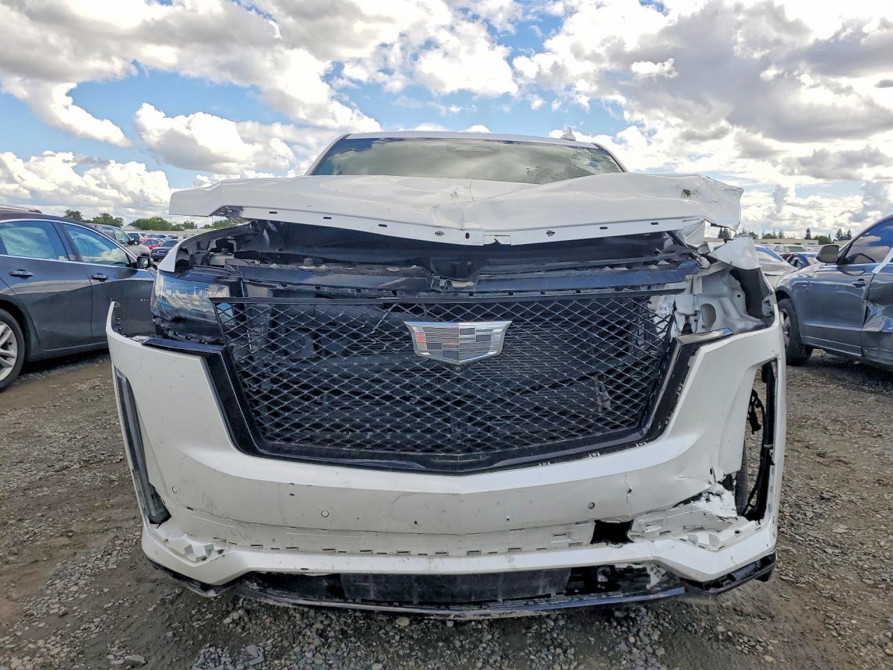 2023 Cadillac Escalade Sport Platinum - Image 5