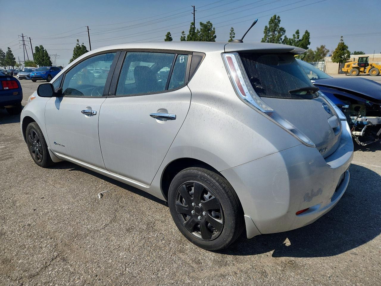 2013 Niss Leaf - Фото 2