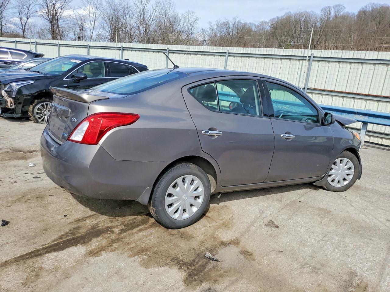 2014 Nissan Versa 1.6 Sv - Image 3