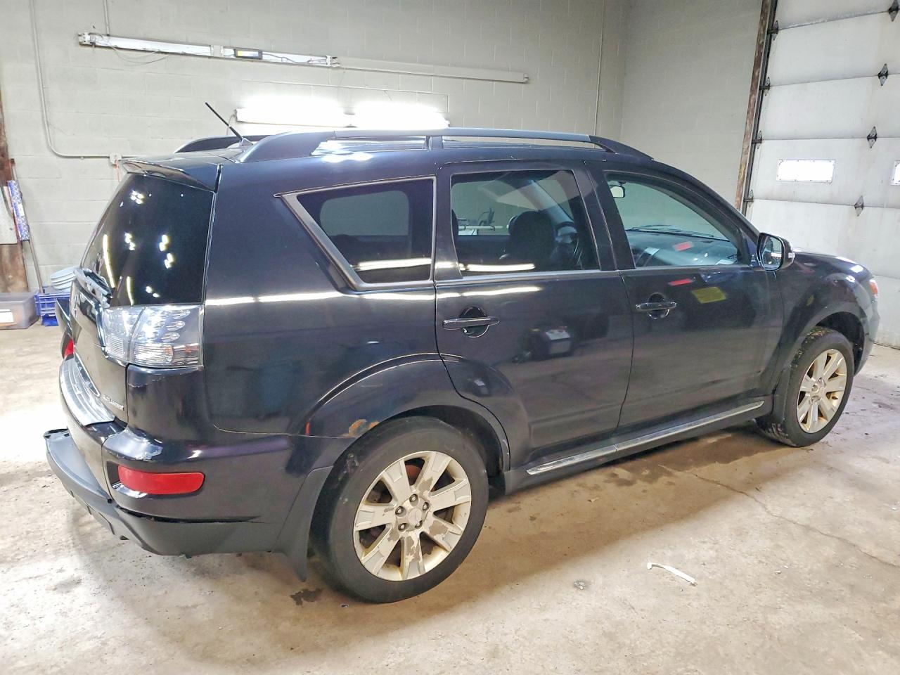 2010 Mitsubishi Outlander Se - Image 3