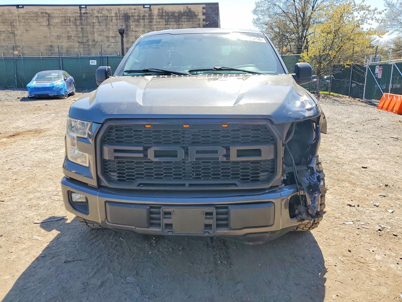 2016 Ford F150 Super Cab - Image 5