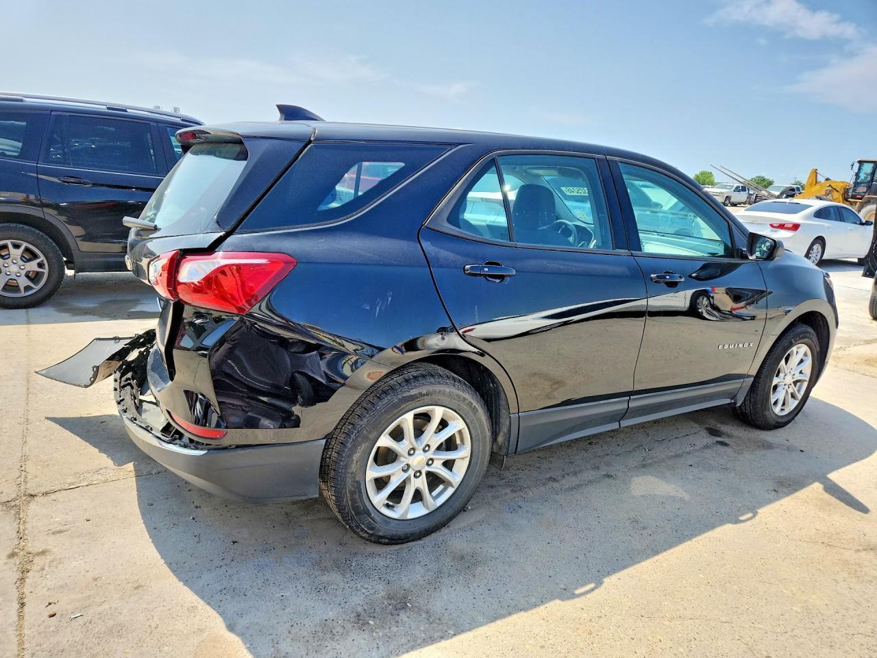 2018 Chevrolet Equinox Ls - Фото 3