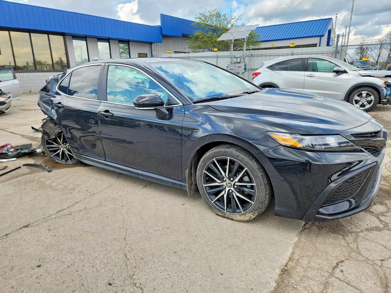 2023 Toyota Camry Se - Image 4