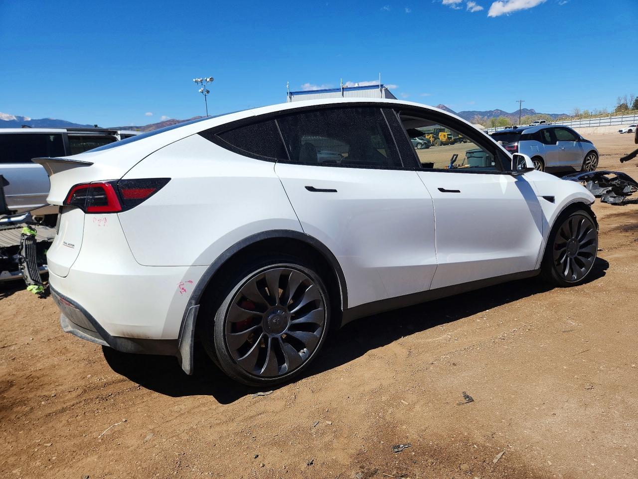 2023 Tesla Model Y - Фото 3