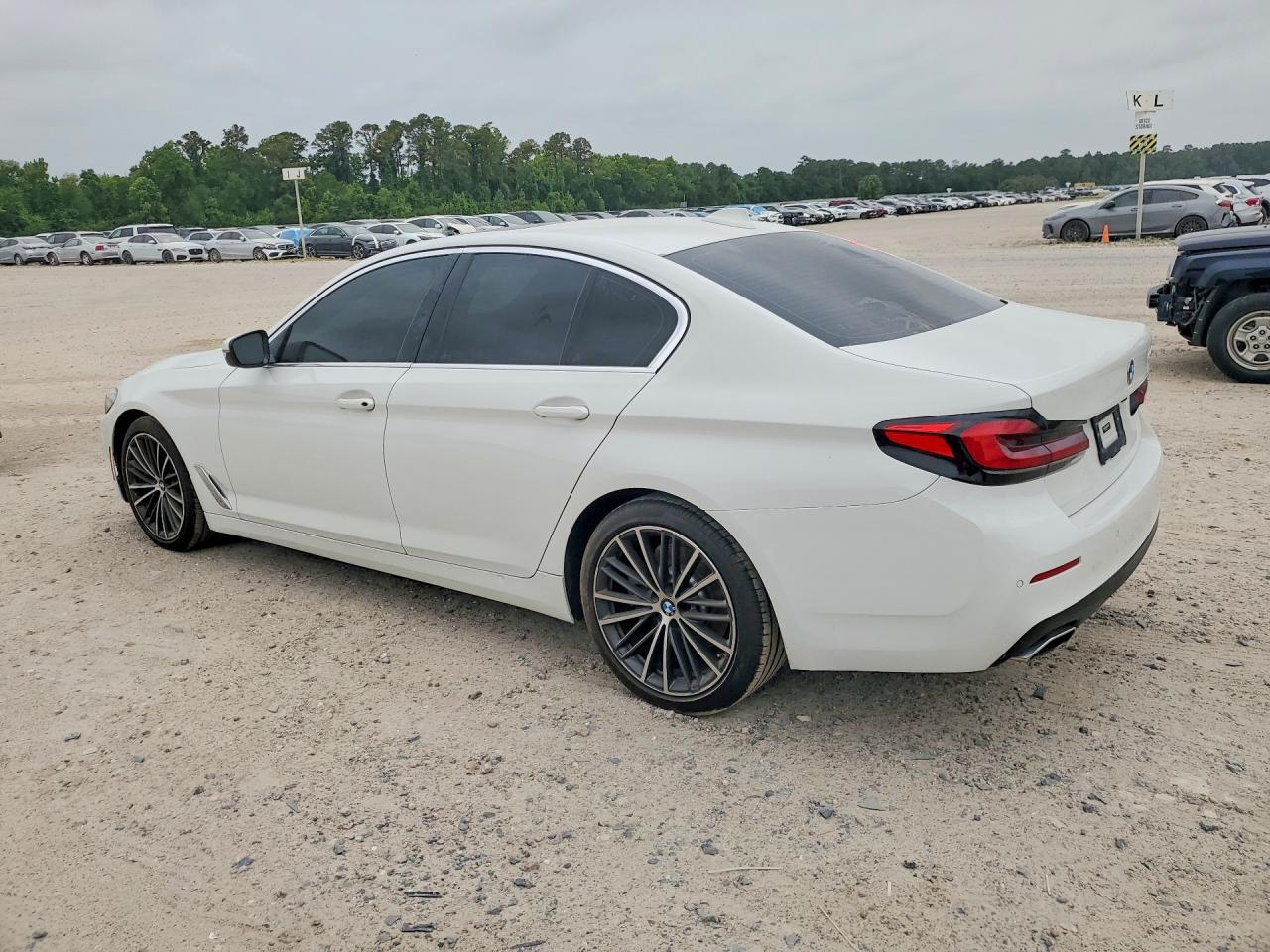 2022 BMW 530 I - Фото 2