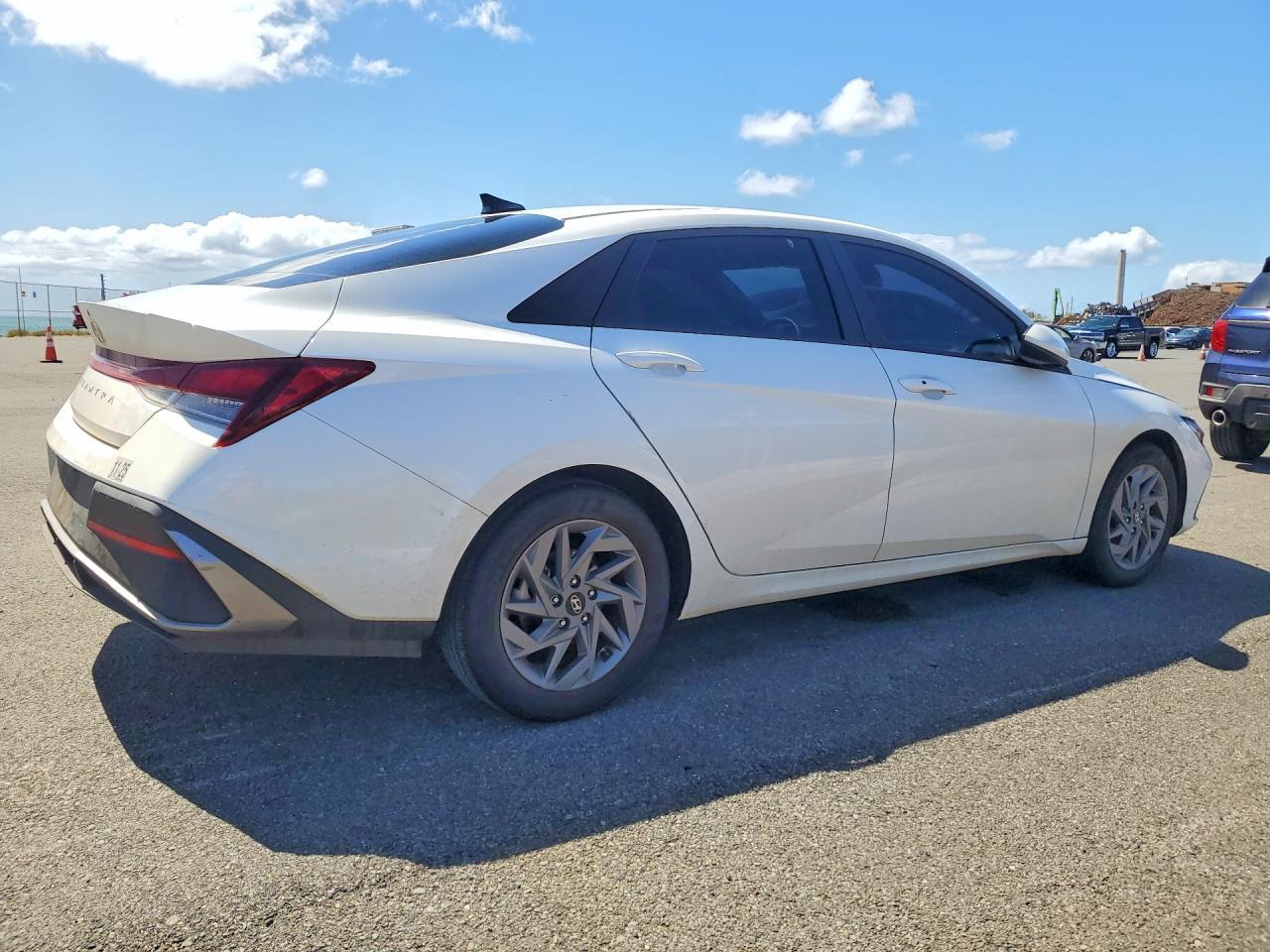 2024 Hyundai Elantra Sel - Фото 3