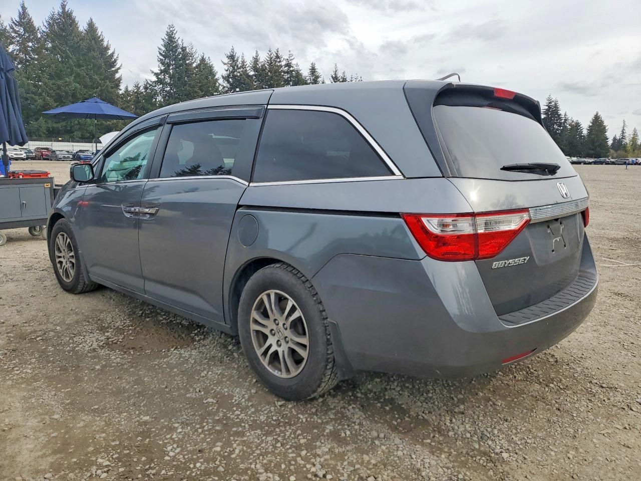 2013 Honda Odyssey Exl - Image 2