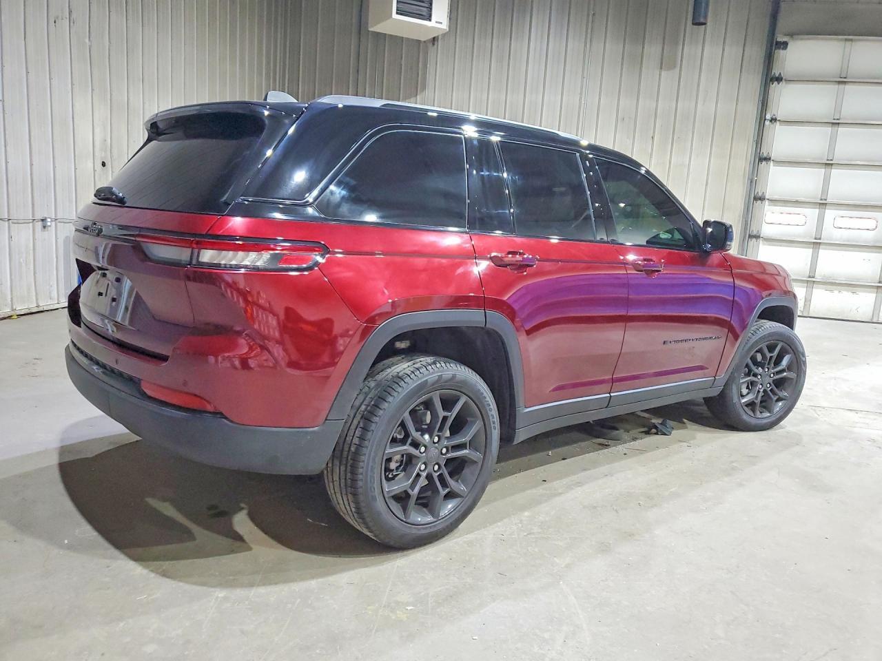 2025 Jeep Grand Cherokee Limited - Image 3