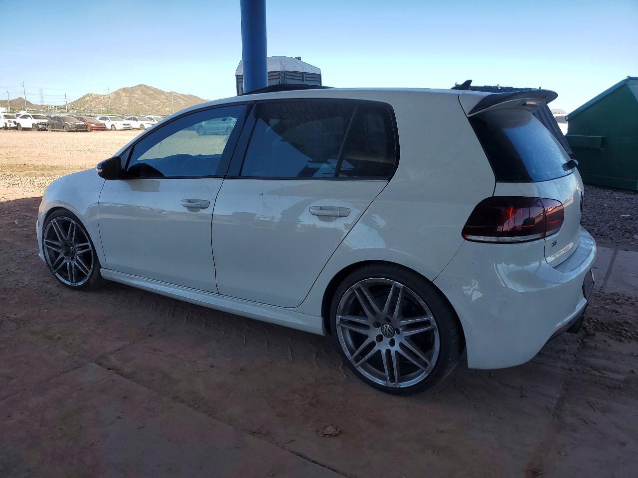 2012 Volkswagen Golf R - Image 2