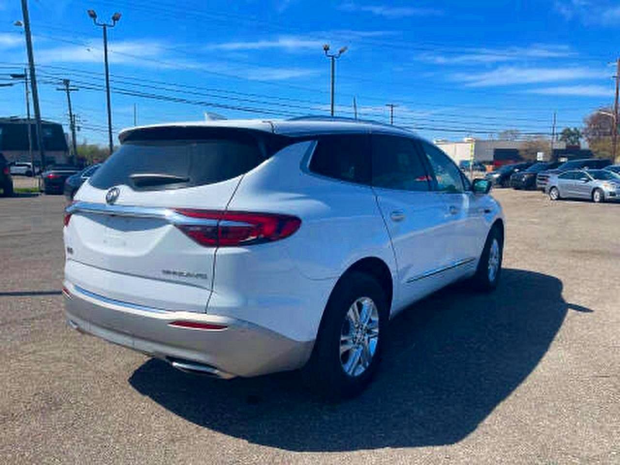 2021 Buick Enclave Essence - Image 4