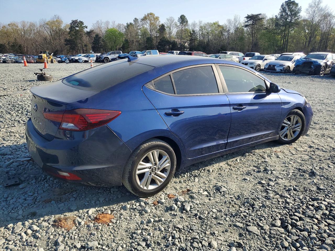 2019 Hyundai Elantra Sel - Image 3