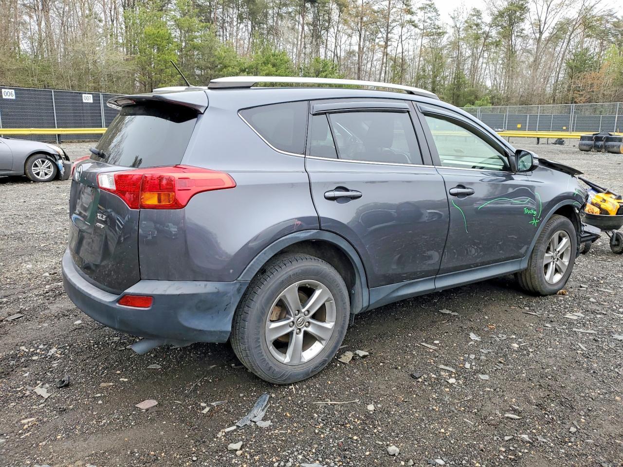 2015 Toyota Rav4 Xle - Image 3