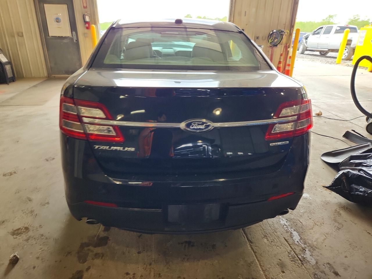 2016 Ford Taurus Se - Image 6