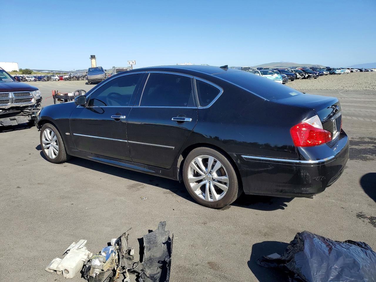 2010 Infiniti M35 Base - Фото 2