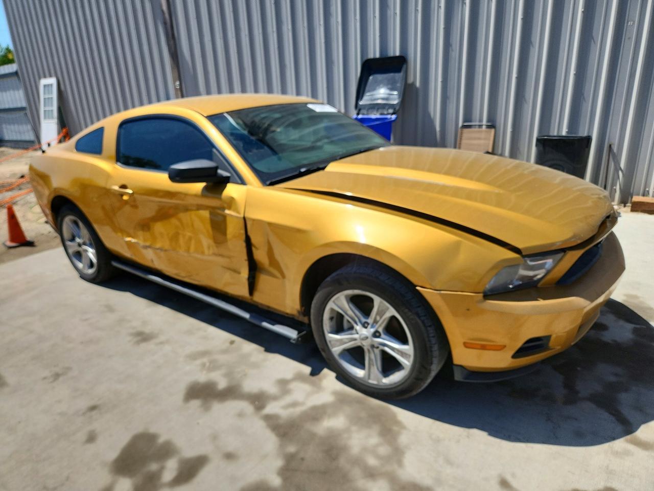 2010 Ford Mustang - Фото 4