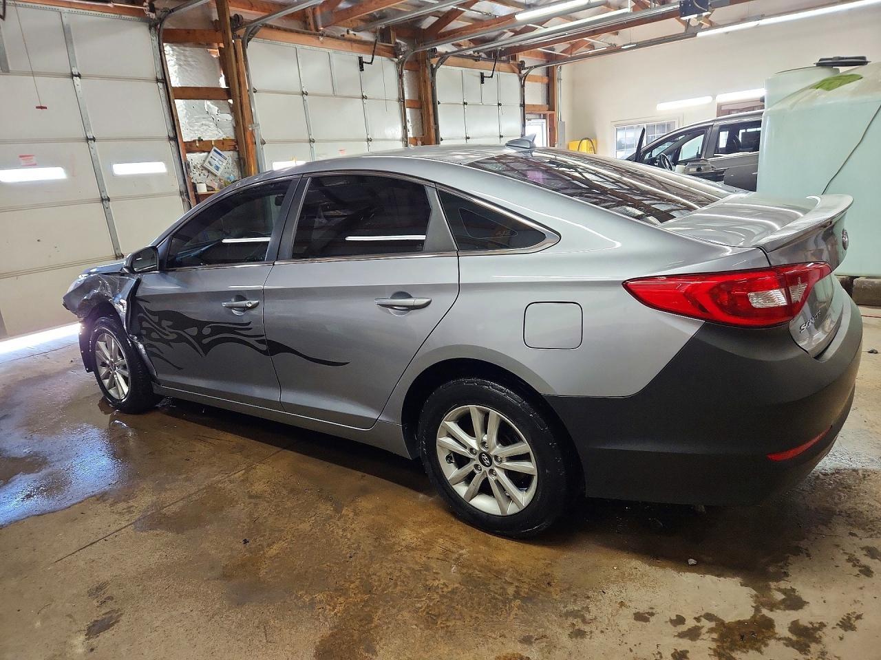 2015 Hyundai Sonata Se - Фото 2