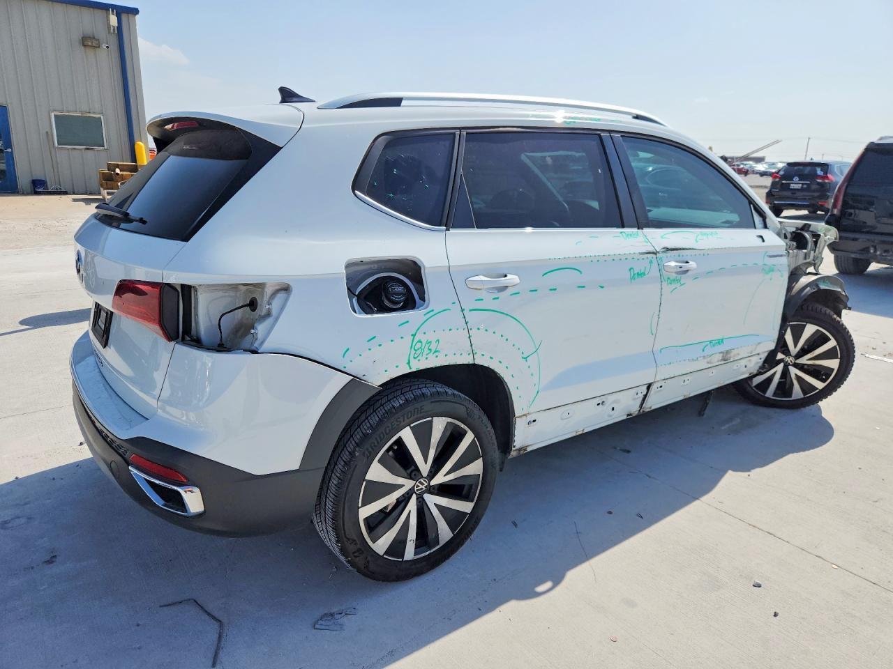 2024 Volkswagen Taos Se - Фото 3