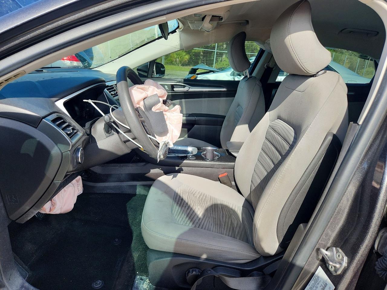 2016 Ford Fusion S - Фото 7