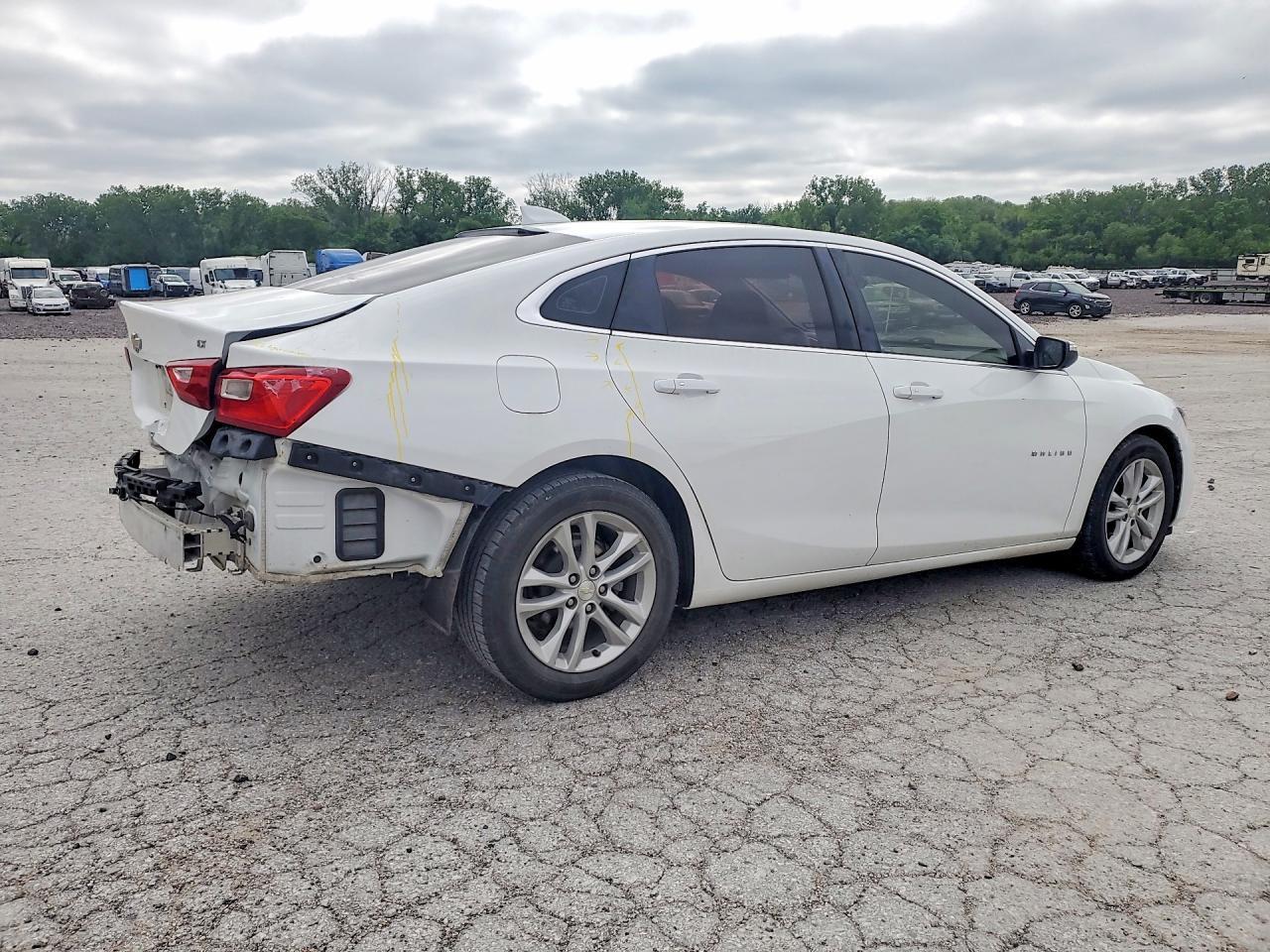 2017 Chevrolet Malibu Lt - Фото 3