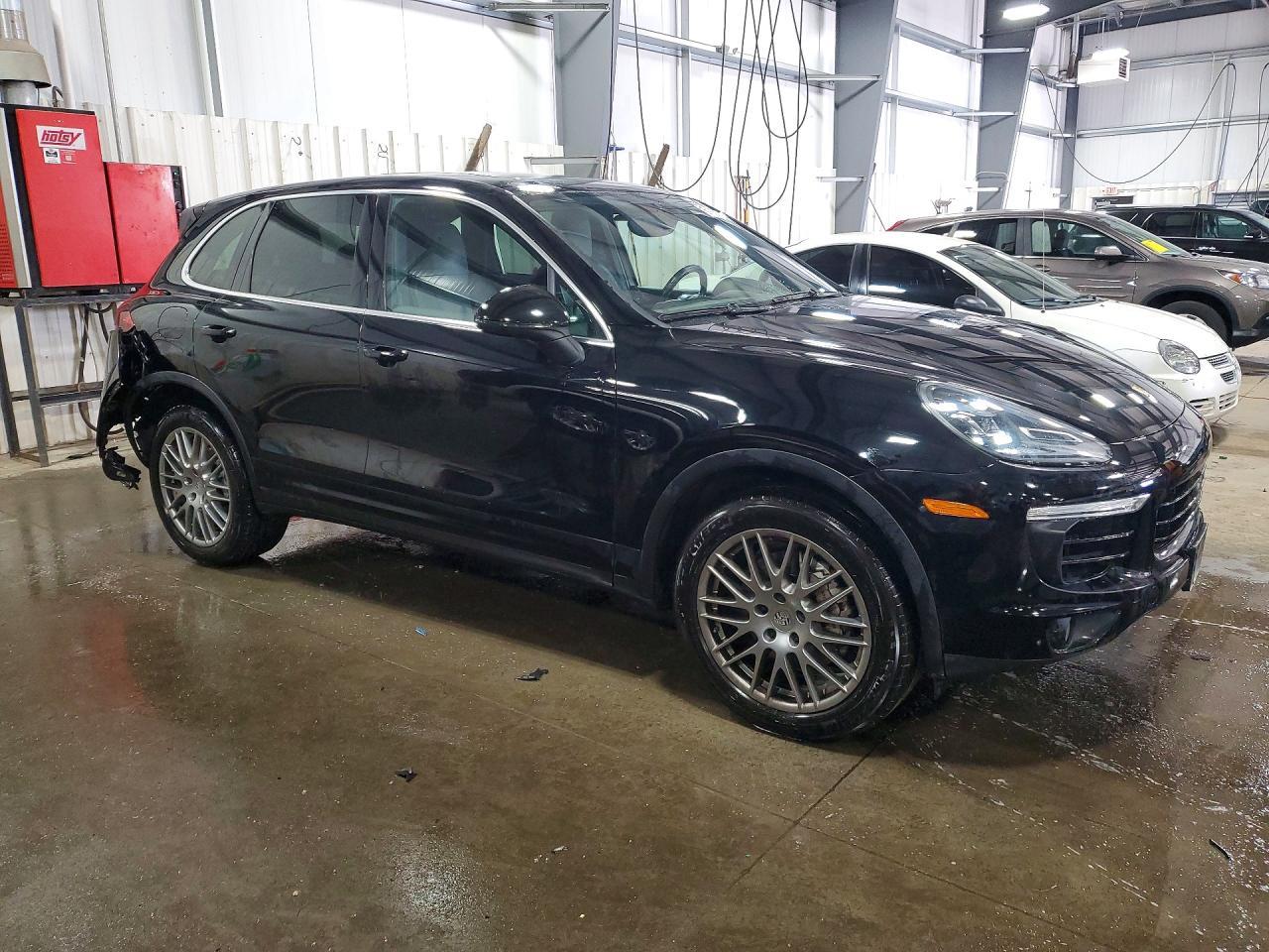 2017 Porsche Cayenne S - Фото 4