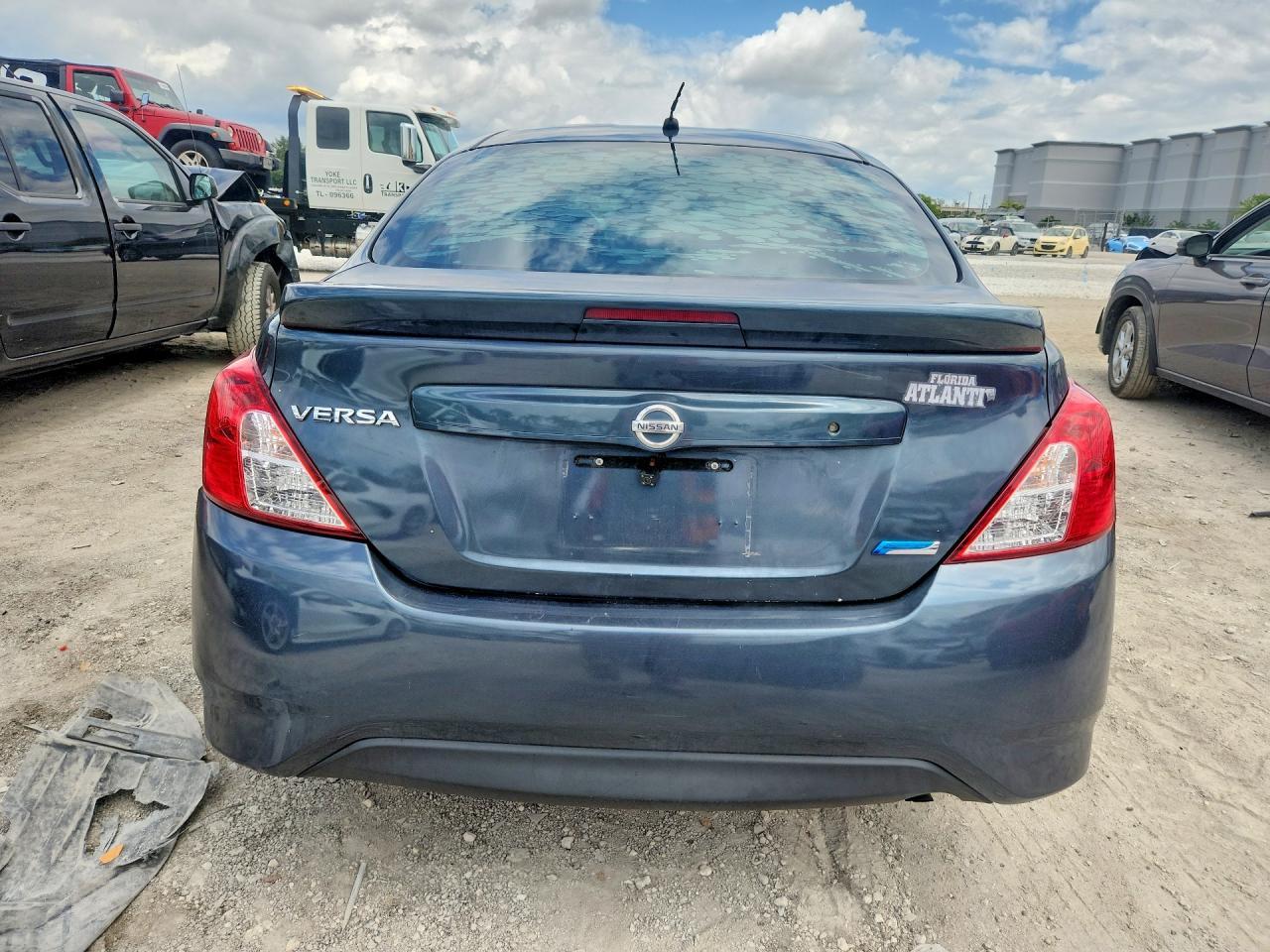 2015 Nissan Versa 1.6 S Plus - Image 6