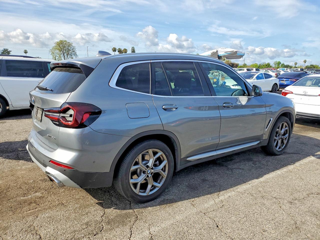 2024 BMW X3 Sdrive30I - Фото 3