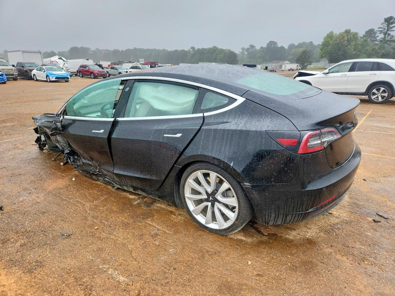 2018 Tesla Model 3 - Фото 2