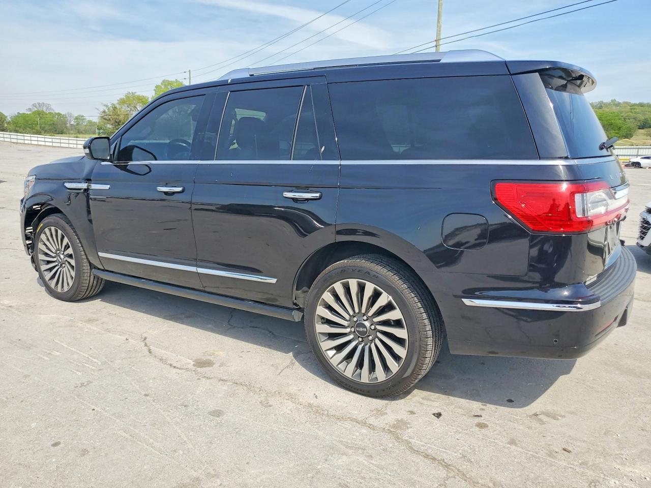 2019 Lincoln Navigator Reserve - Image 2