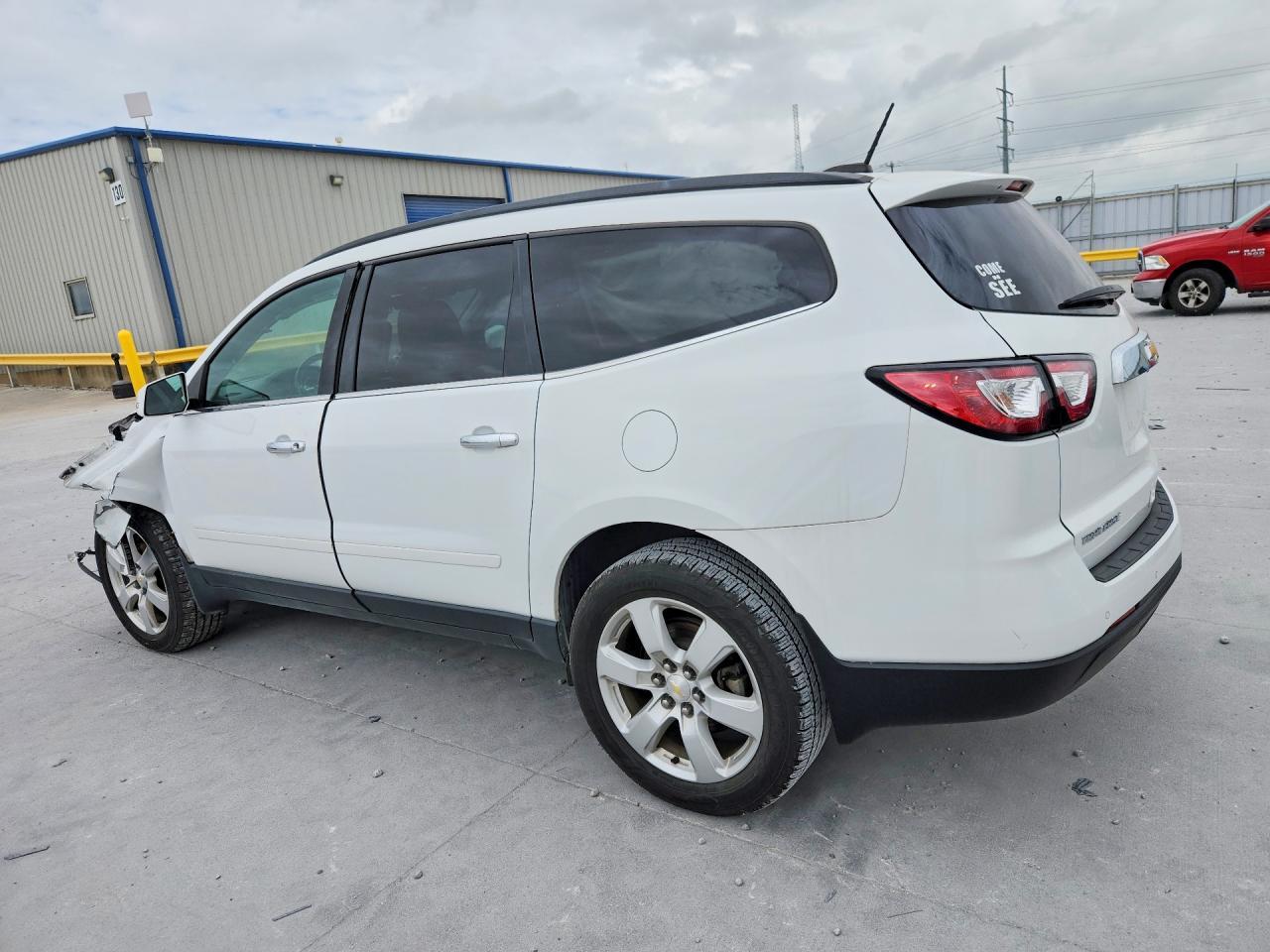 2017 Chevrolet Traverse Lt - Фото 2