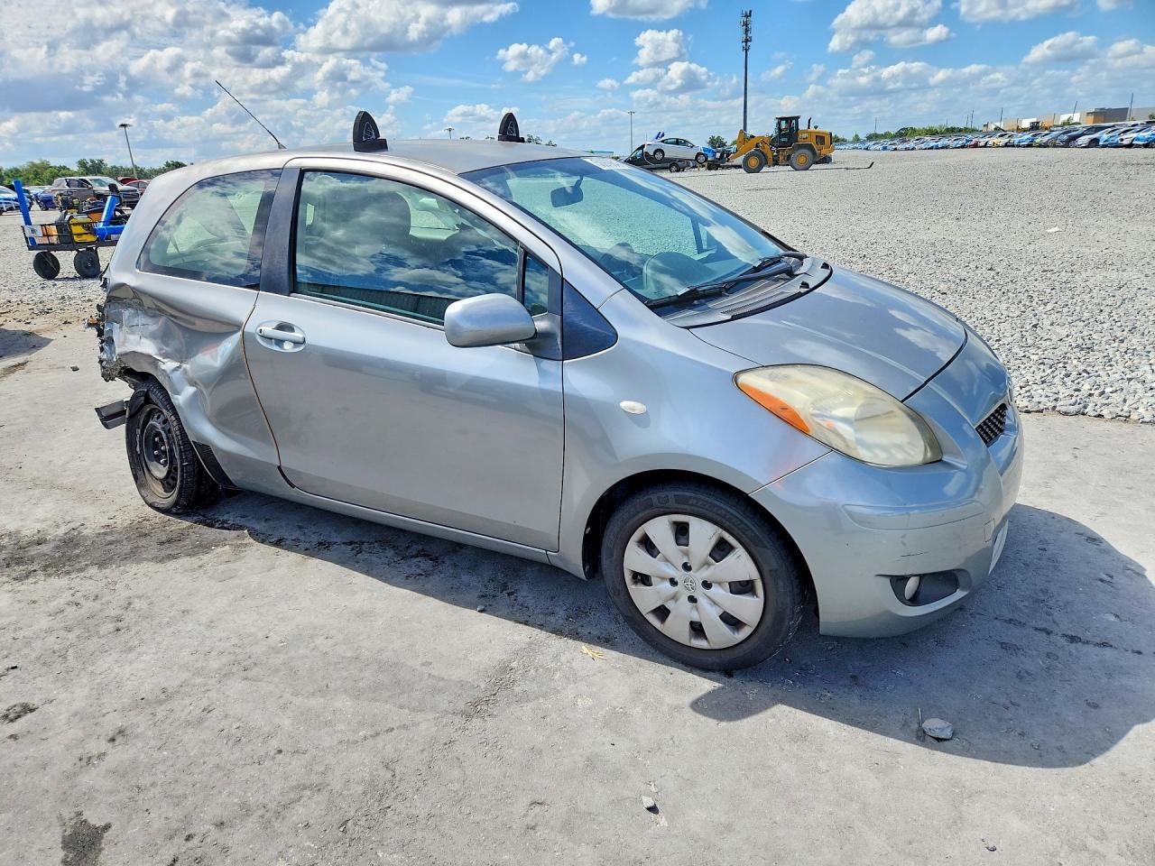 2011 Toyota Yaris Base - Фото 4