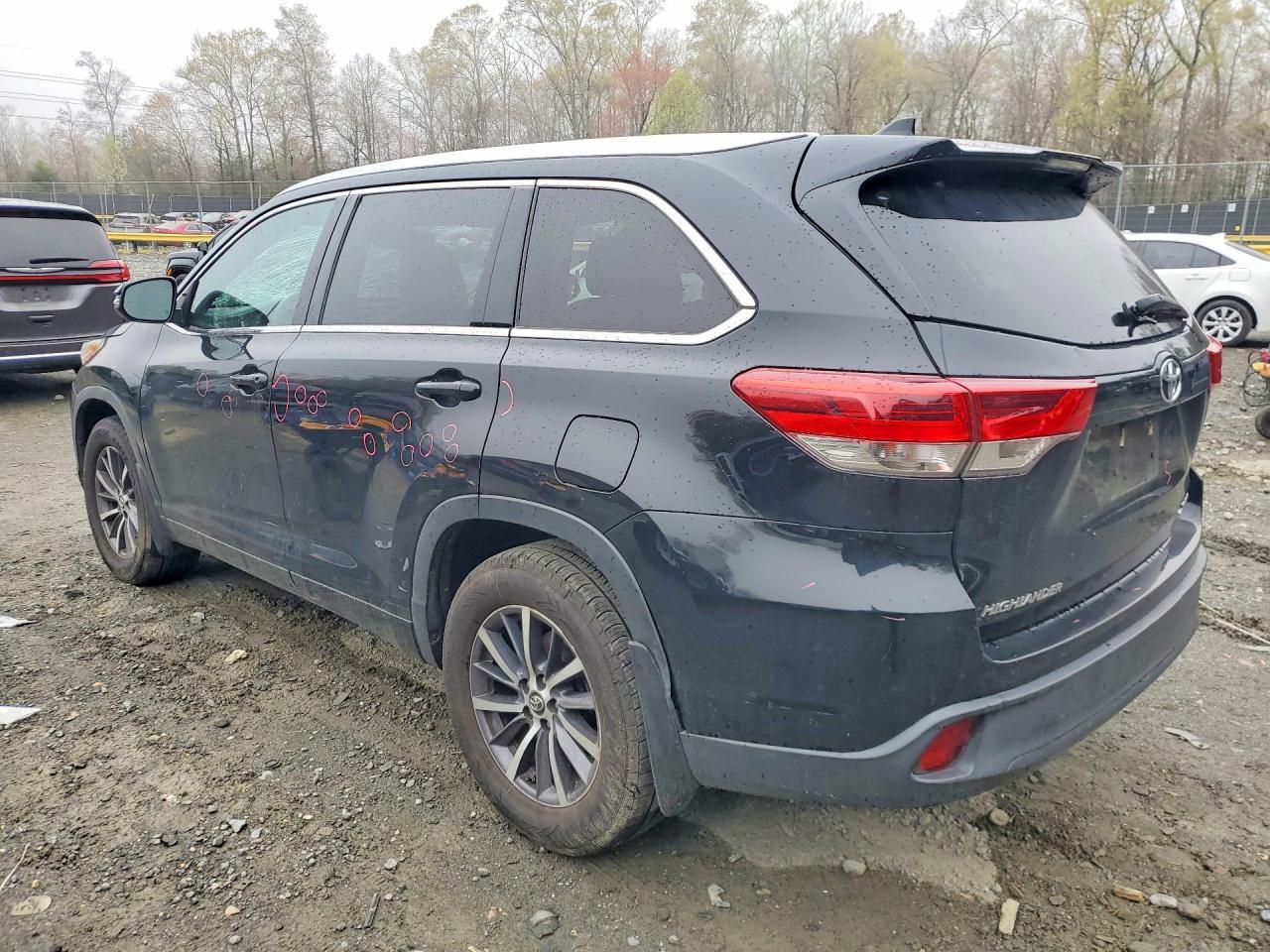 2017 Toyota Highlander Xle - Фото 2