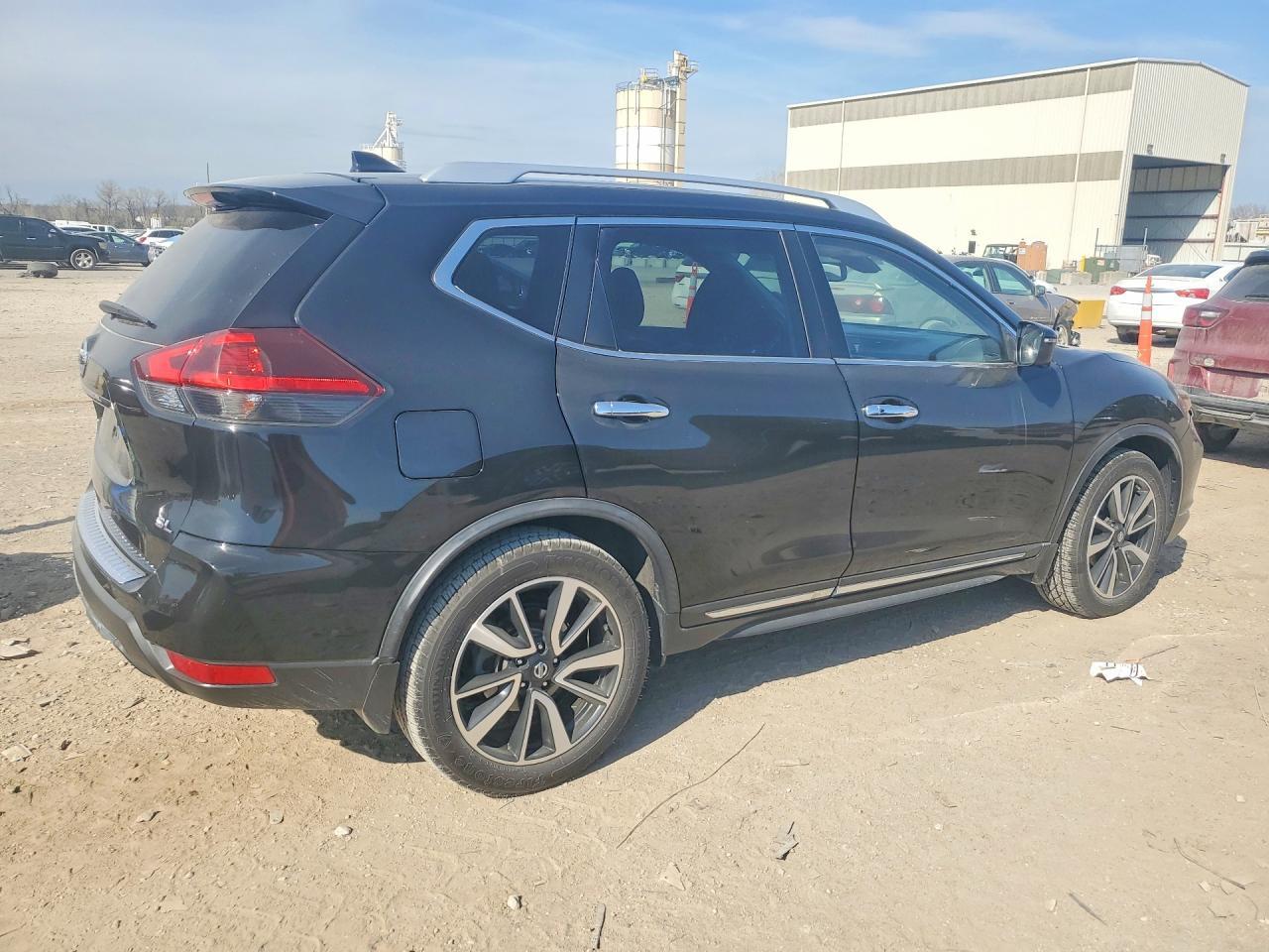 2018 Nissan Rogue S - Image 3