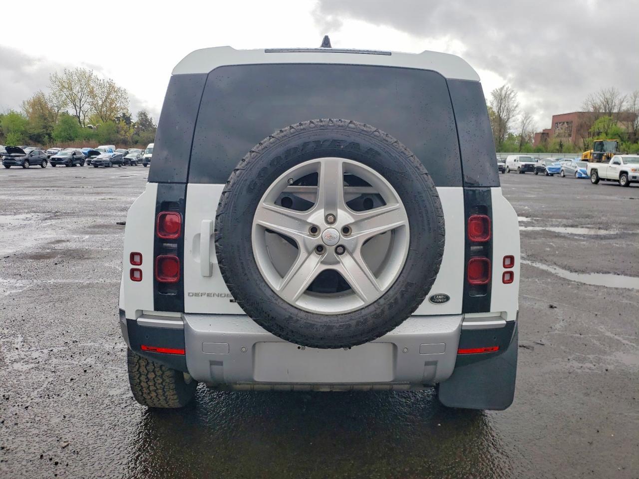 2020 Land Rover Defender 110 S - Фото 6