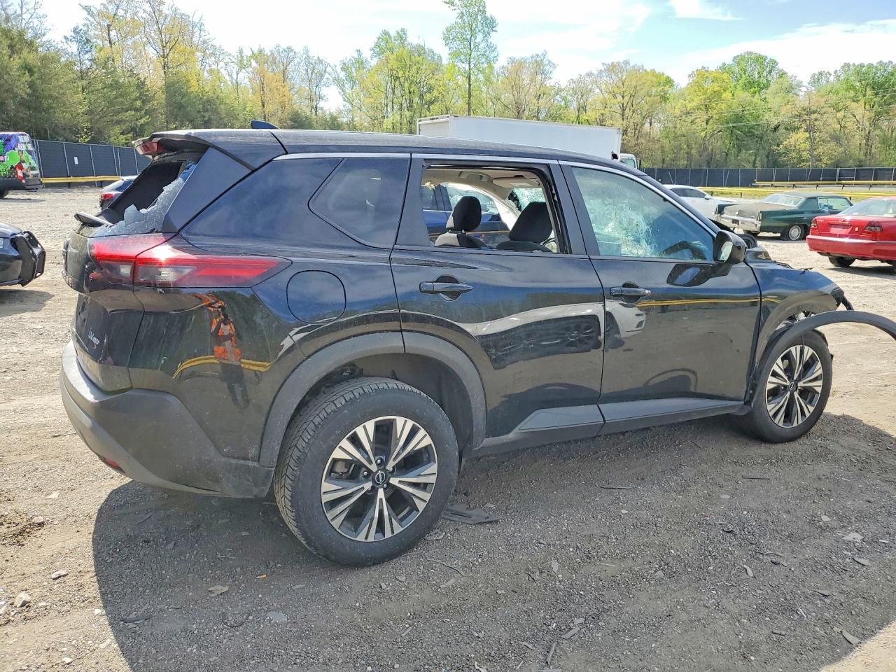2023 Nissan Rogue Sv - Image 3