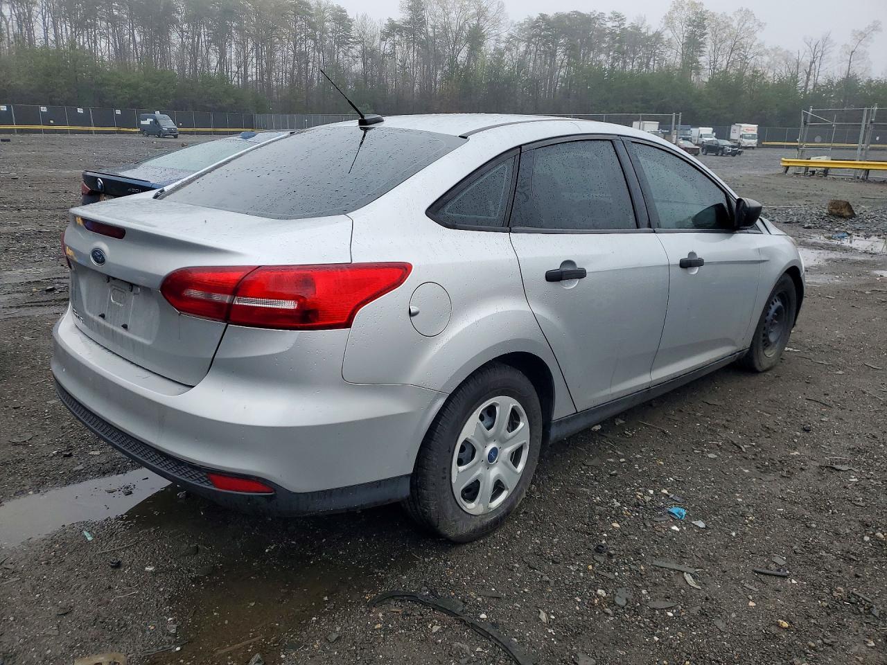 2018 Ford Focus S - Фото 3