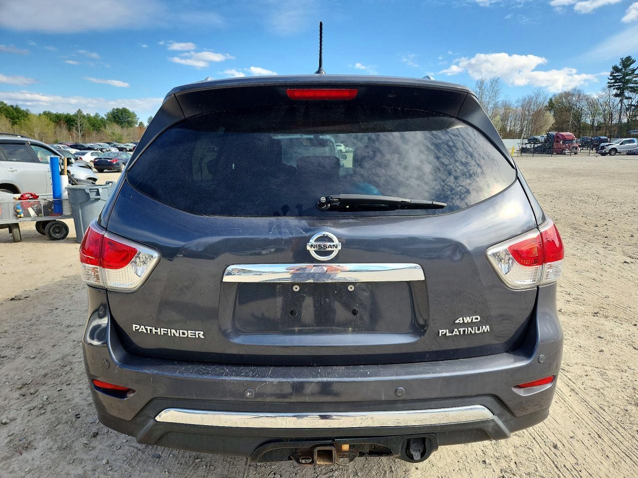 2013 Nissan Pathfinder S - Image 6