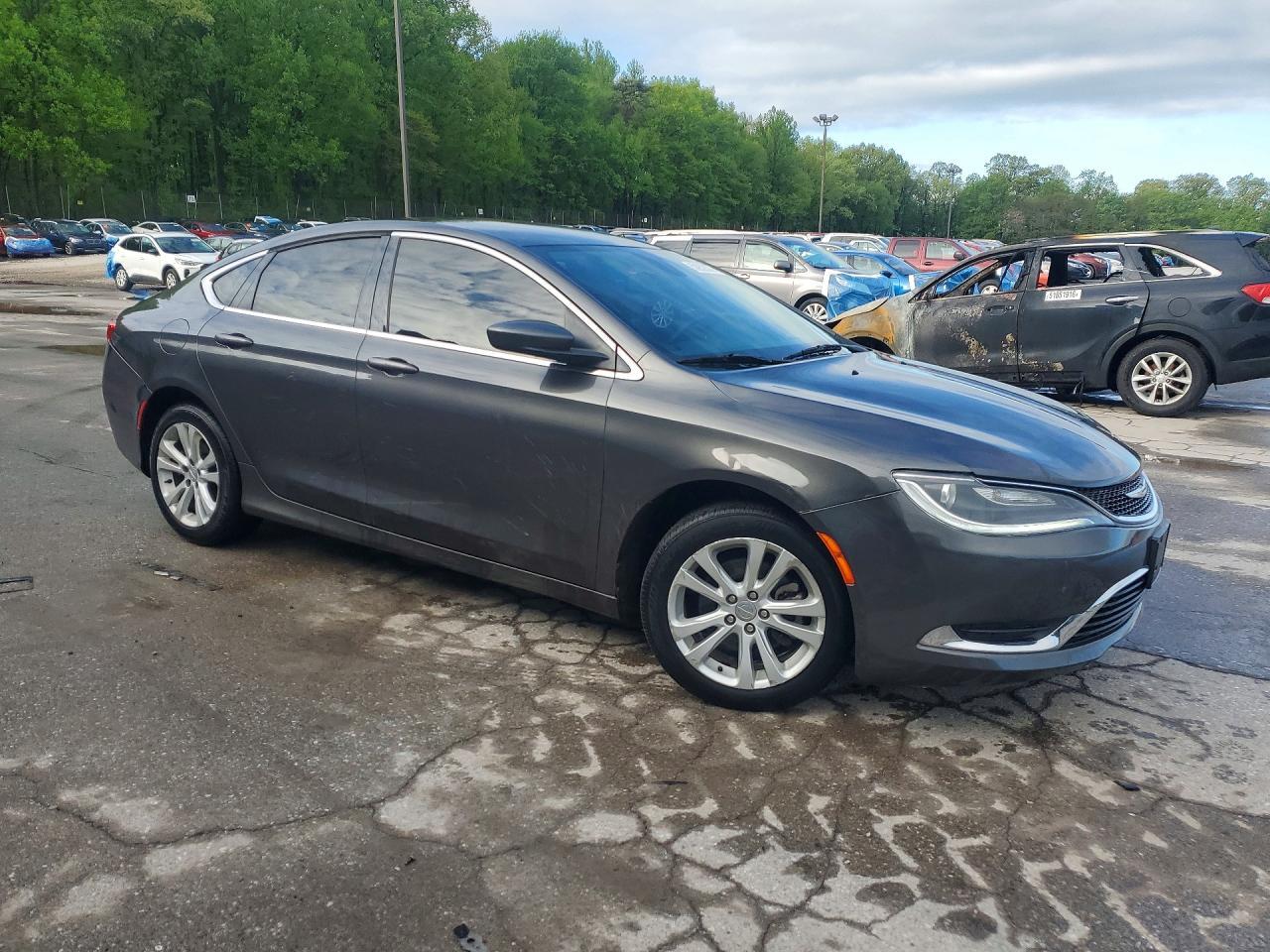 2015 Chrysler 200 Limited - Image 4