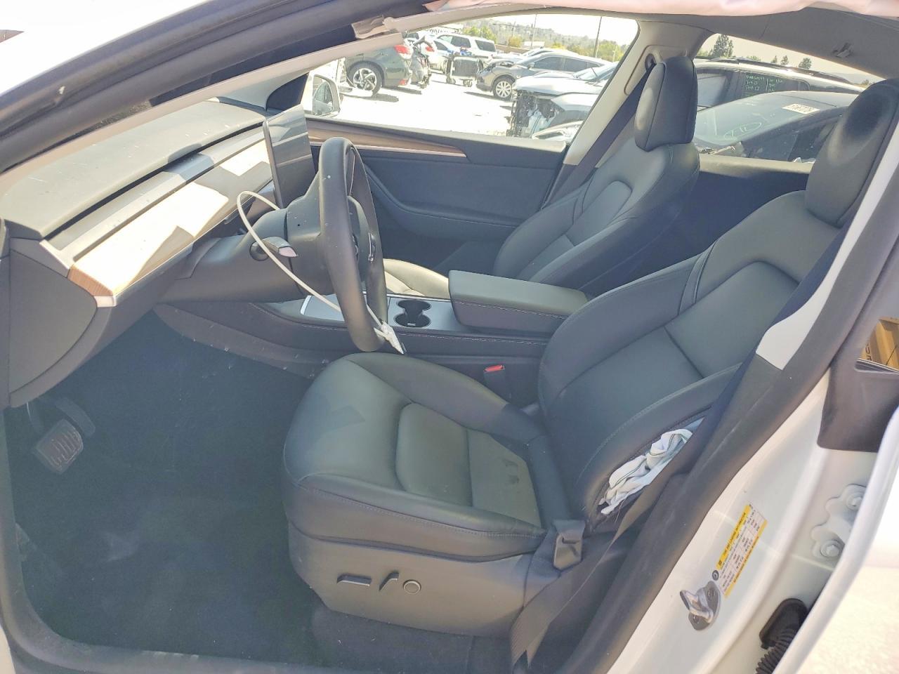 2023 Tesla Model Y - Image 7