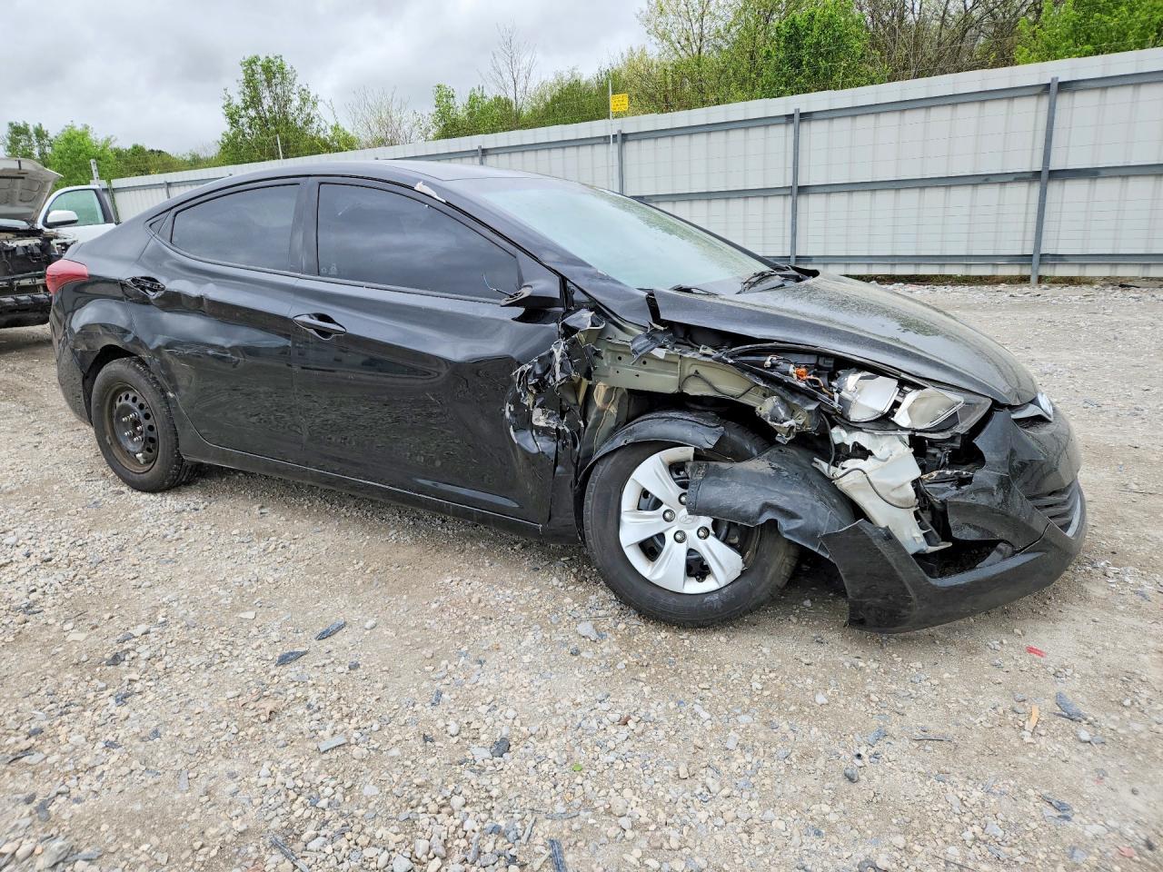 2016 Hyundai Elantra Se - Image 4