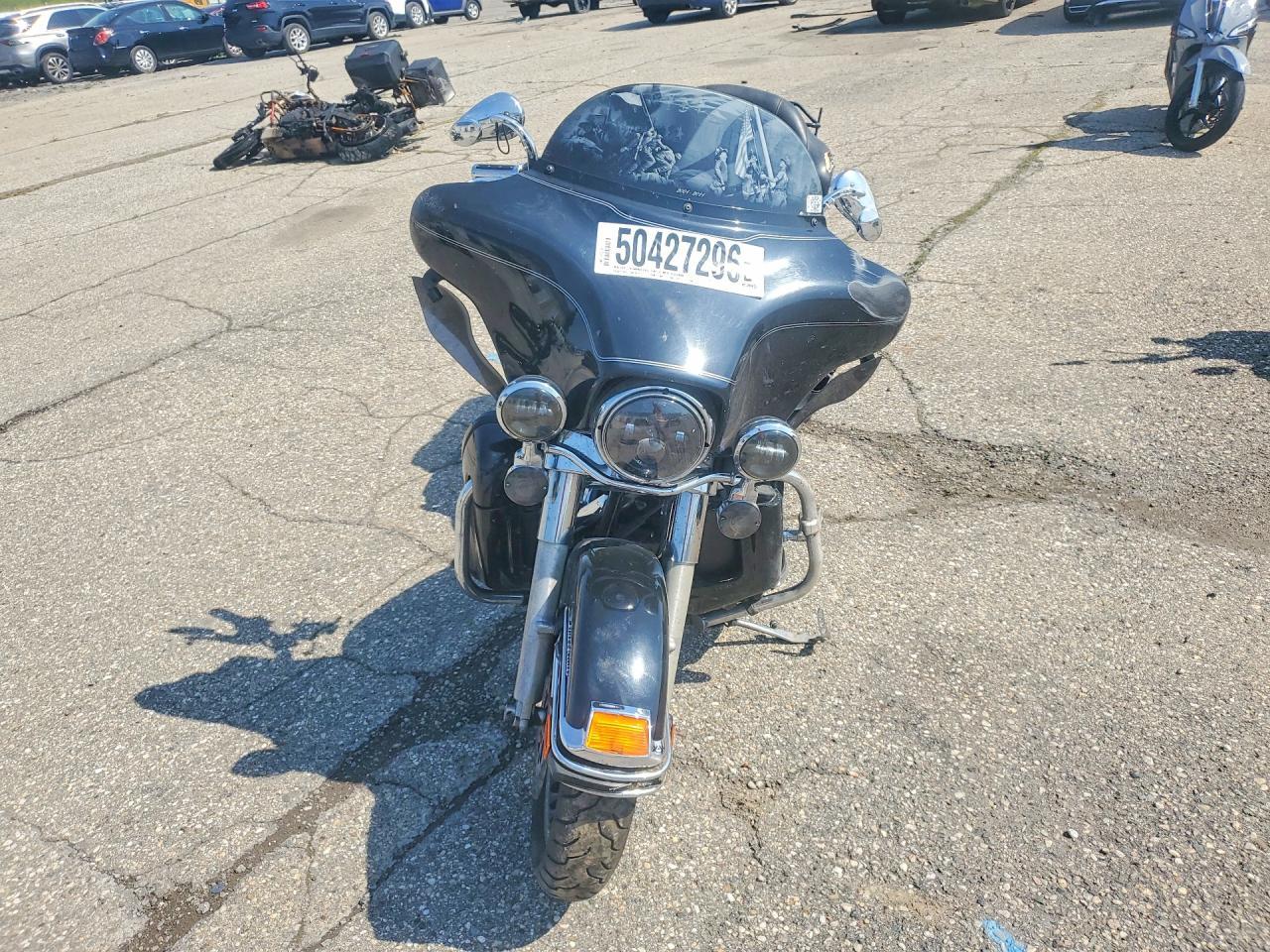2011 Harley-Davidson Flhtcu - Фото 2
