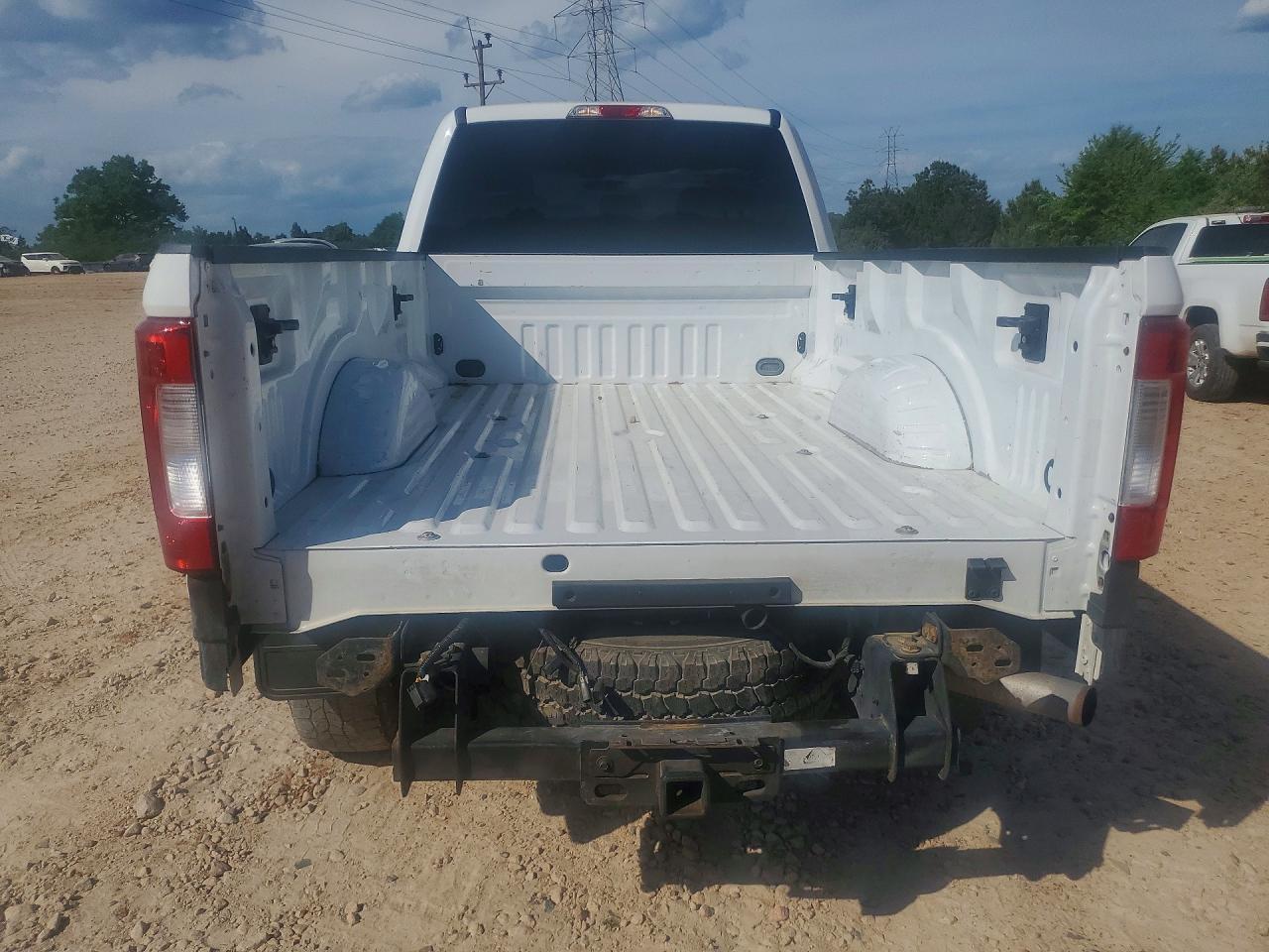 2019 Ford F350 Super Duty - Image 6