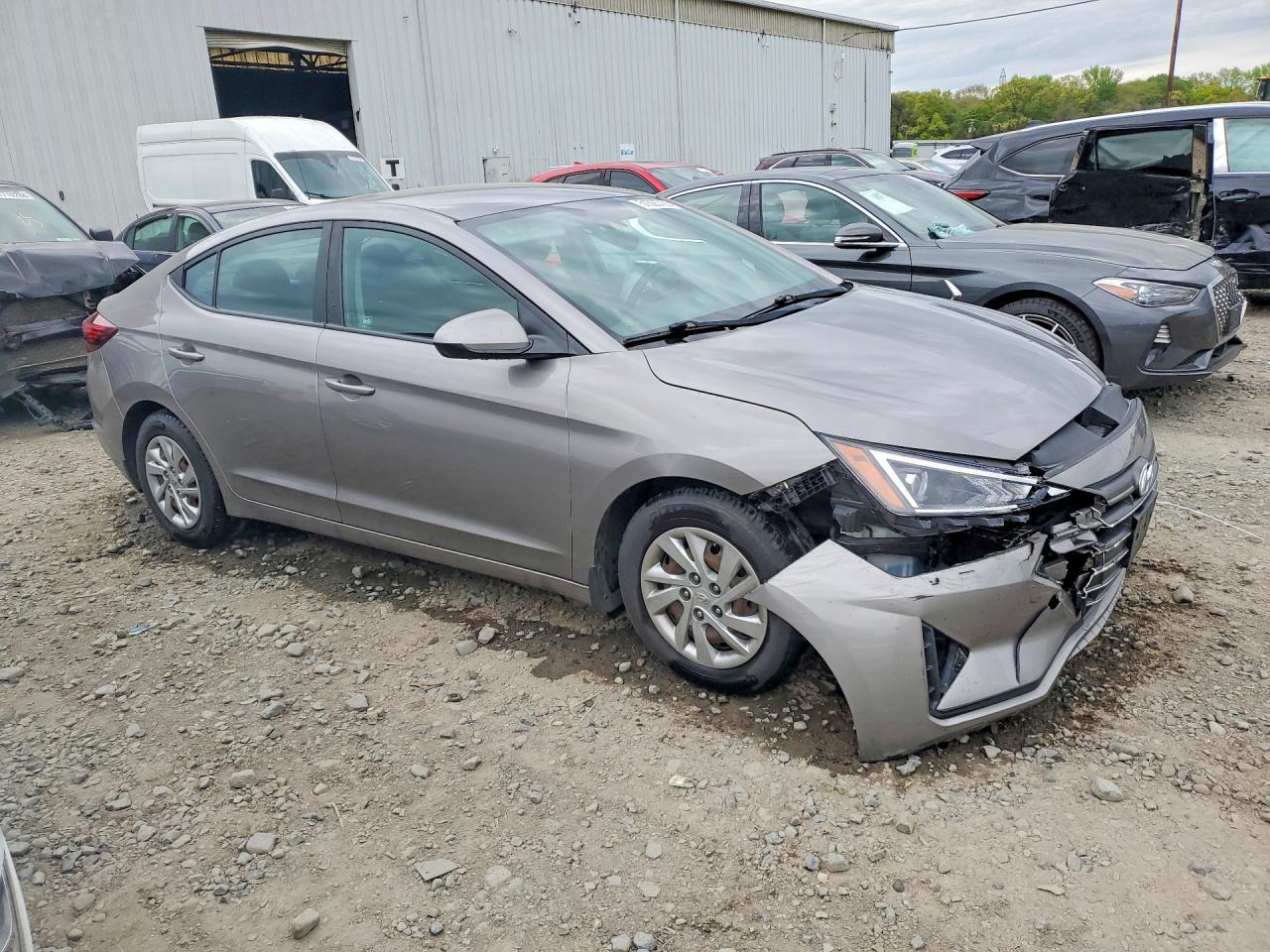 2020 Hyundai Elantra Se - Фото 4