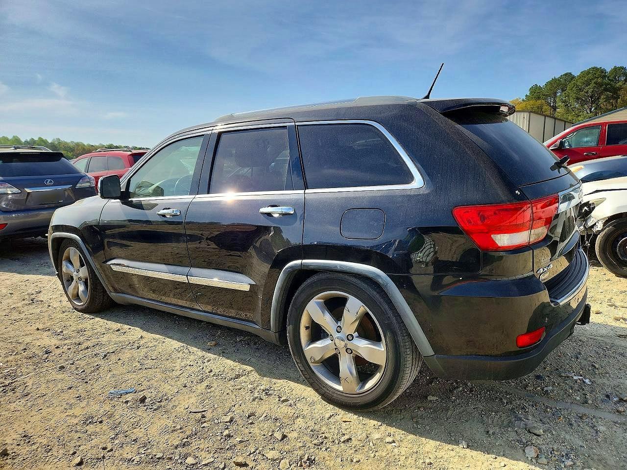 2011 Jeep Grand Cherokee Overland - Image 2