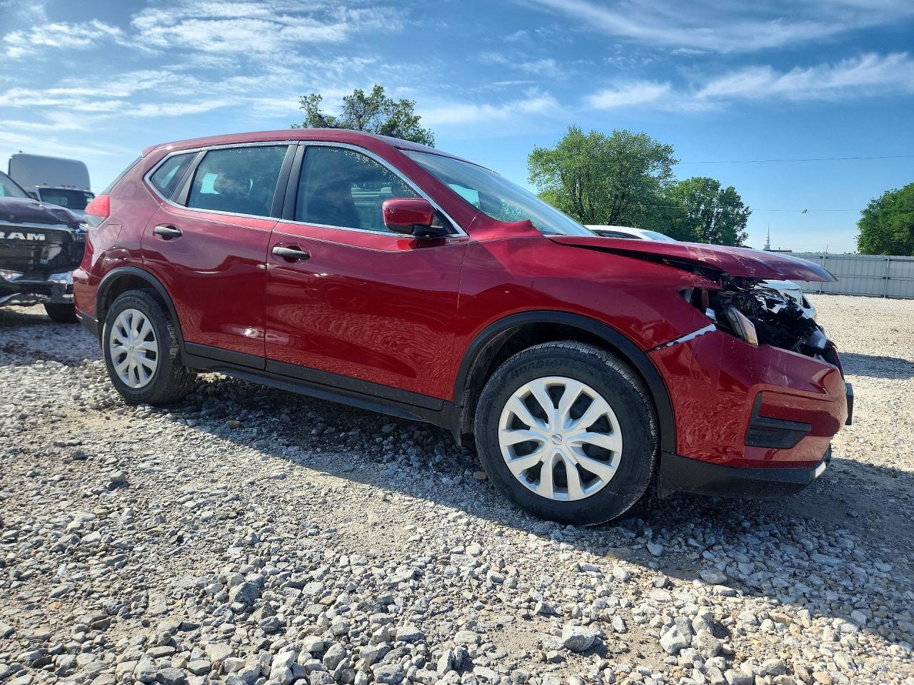 2017 Nissan Rogue S - Фото 4