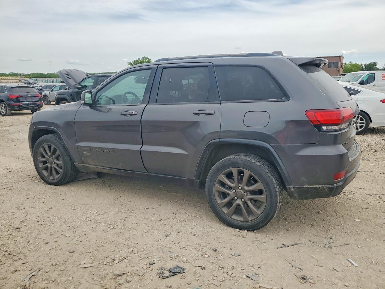 2016 Jeep Grand Cherokee Limited - Image 2