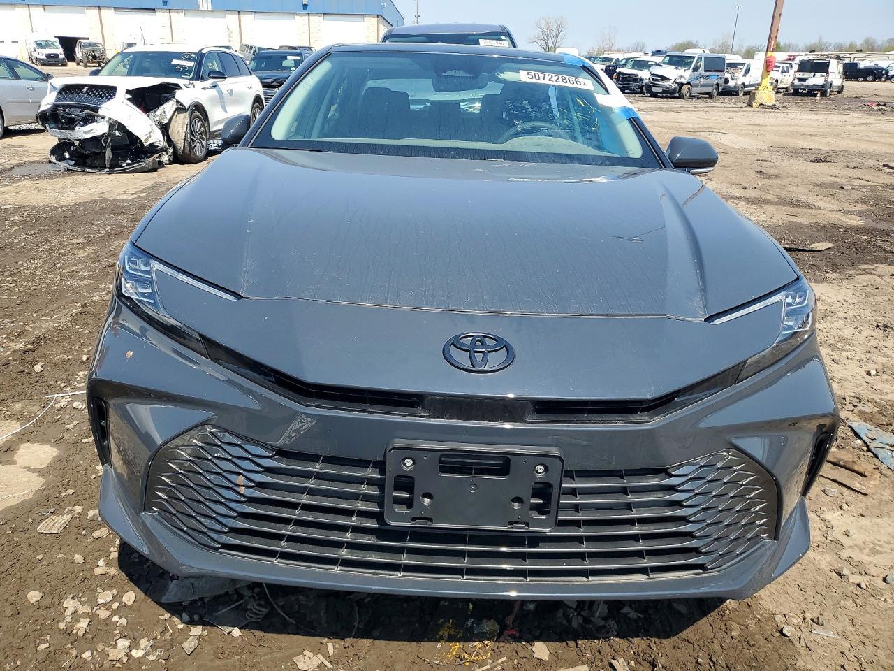 2025 Toyota Camry Xle - Image 5