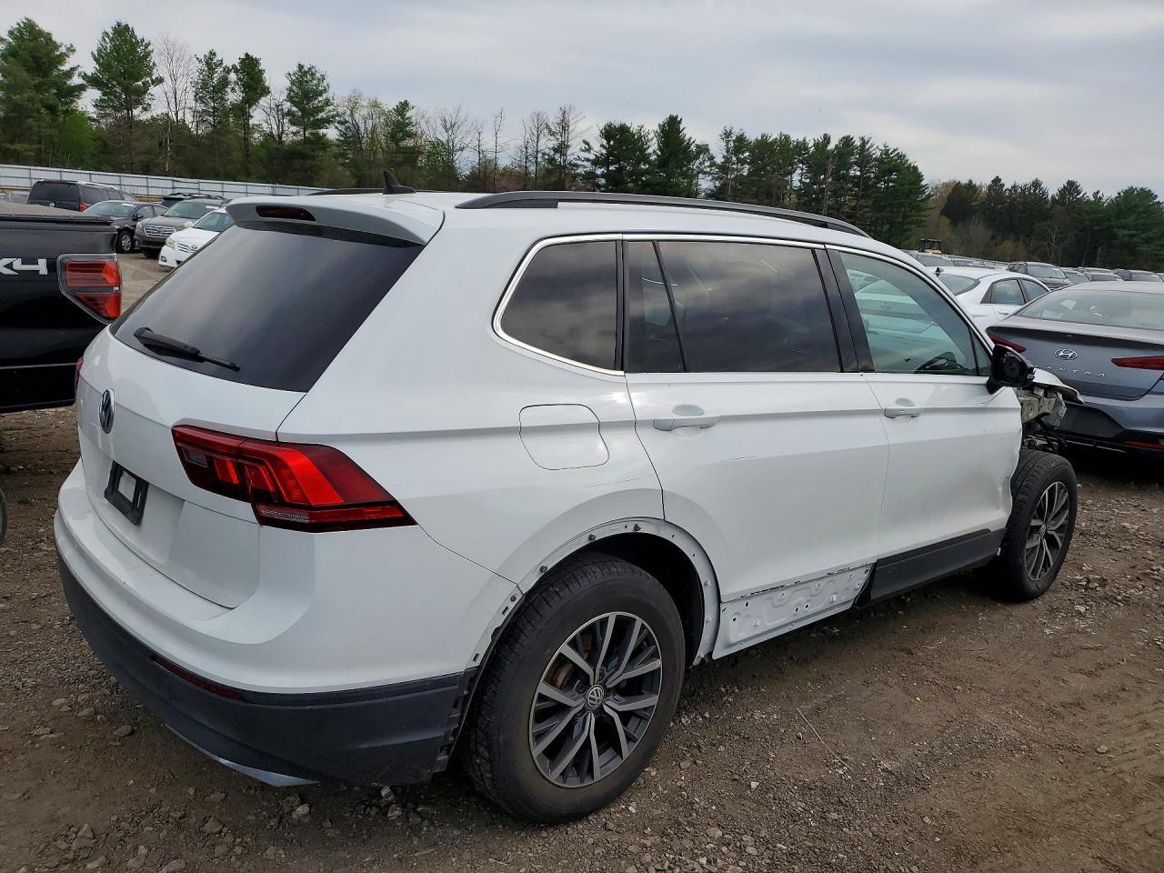 2019 Volkswagen Tiguan Se - Фото 3
