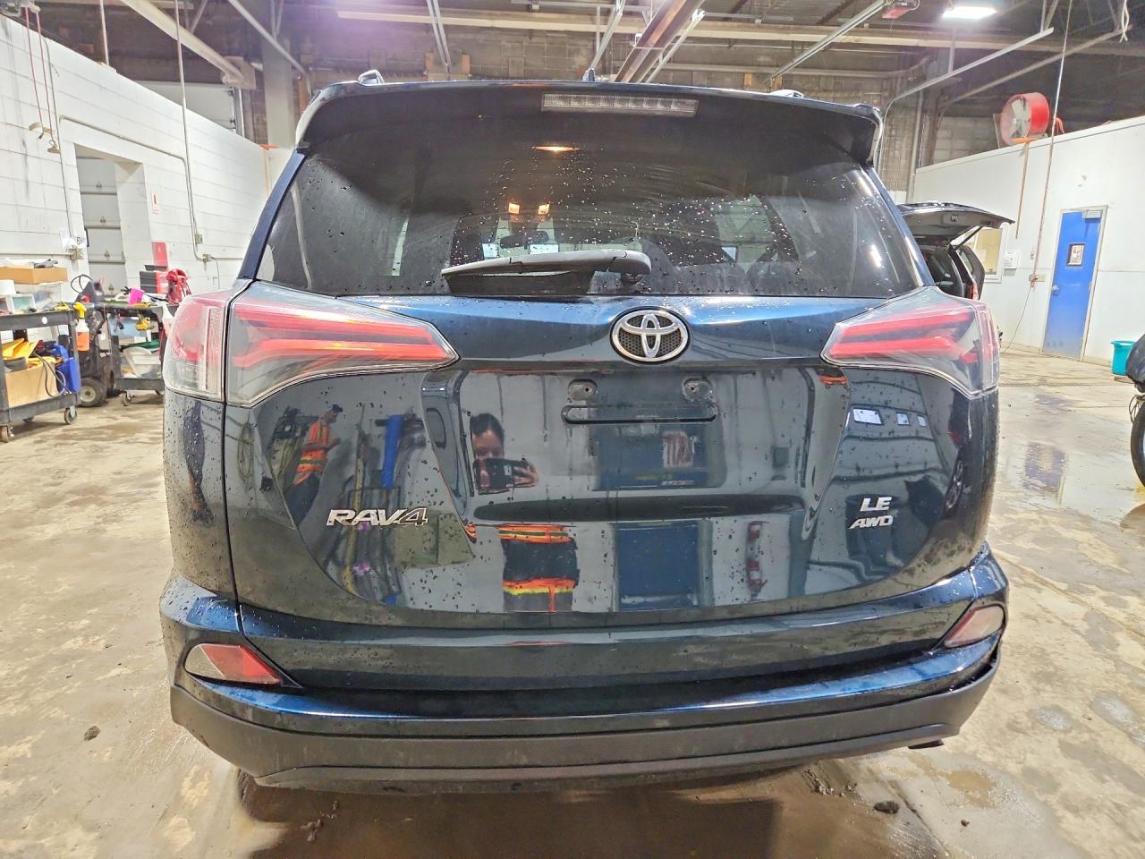 2017 Toyota Rav4 Le - Image 6