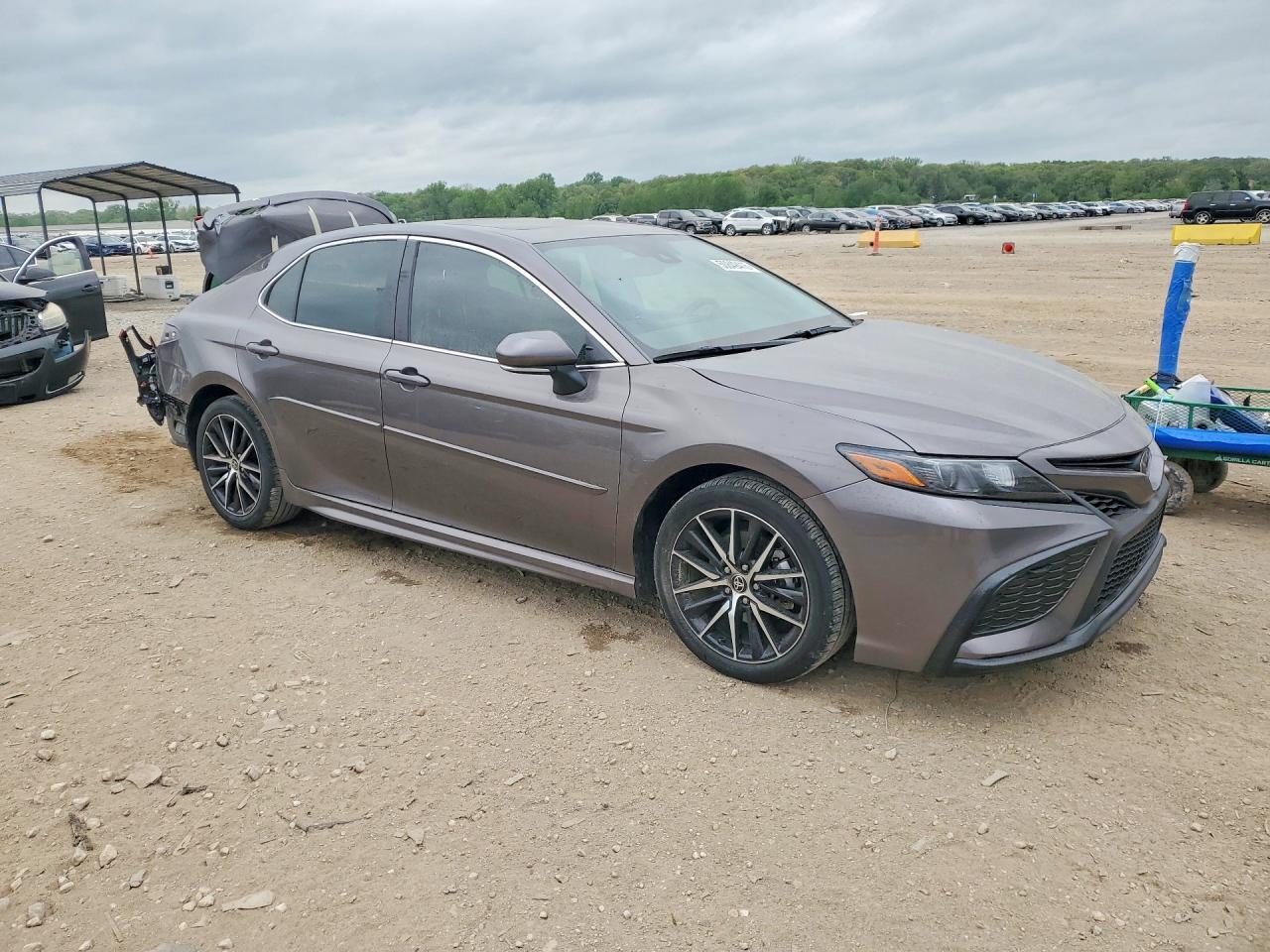 2024 Toyota Camry Se - Image 4