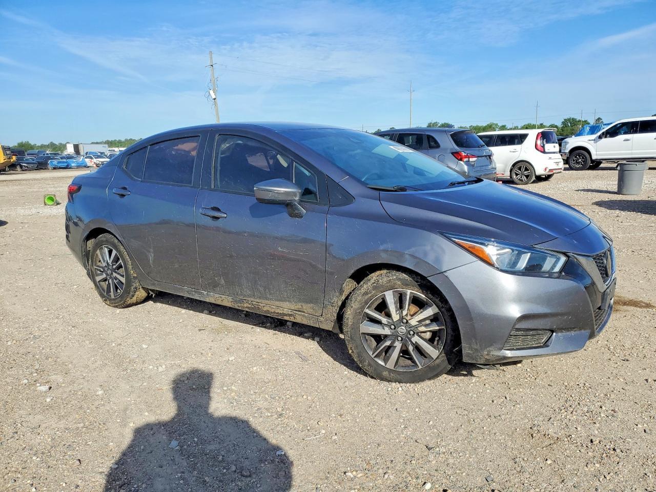 2021 Nissan Versa Sv - Image 4